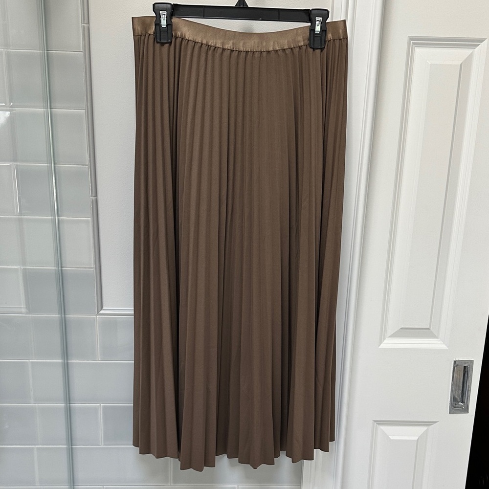 Sadie & Sage beautiful Brown pleated skirt m/l nw partial tag